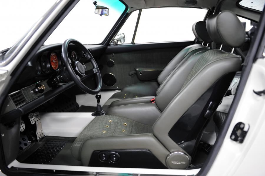  Porsche 911 by Singer 2011 года  (фото 20 из 159)